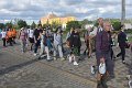 06 Pielgrzymi przybywają